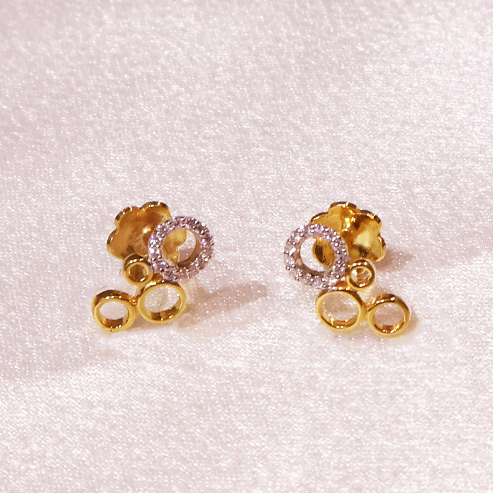 DIAMOND STUD
